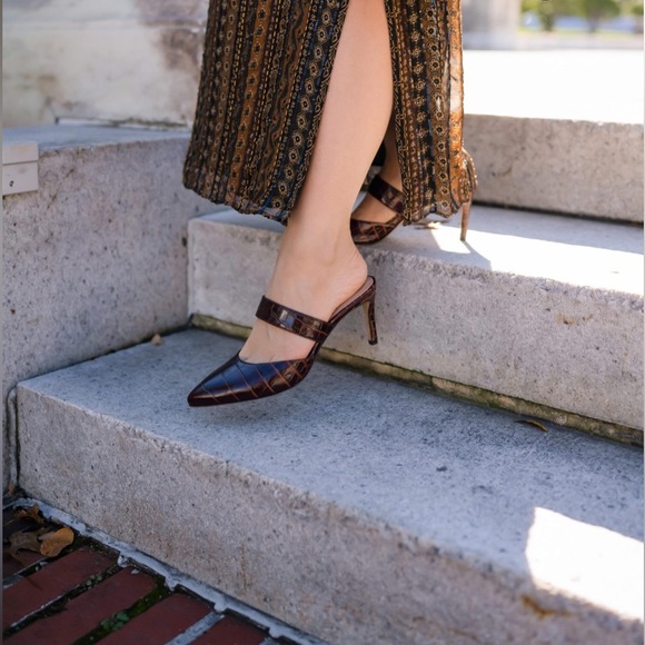 Inez Mora Mule in Cocoa Croco Pointed Toe Embossed Leather Slip-On Shoes - Picture 3 of 11